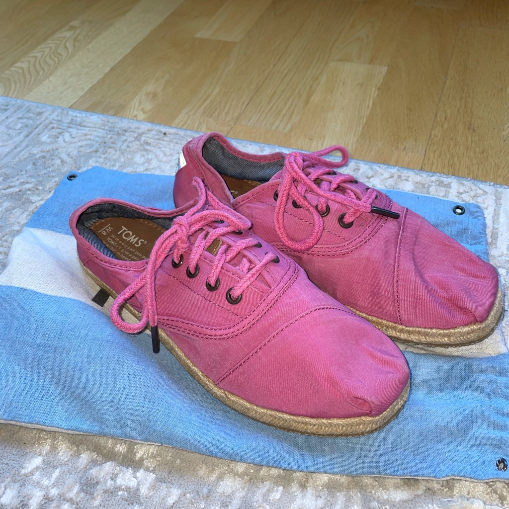 Women’s Tom’s Shoes